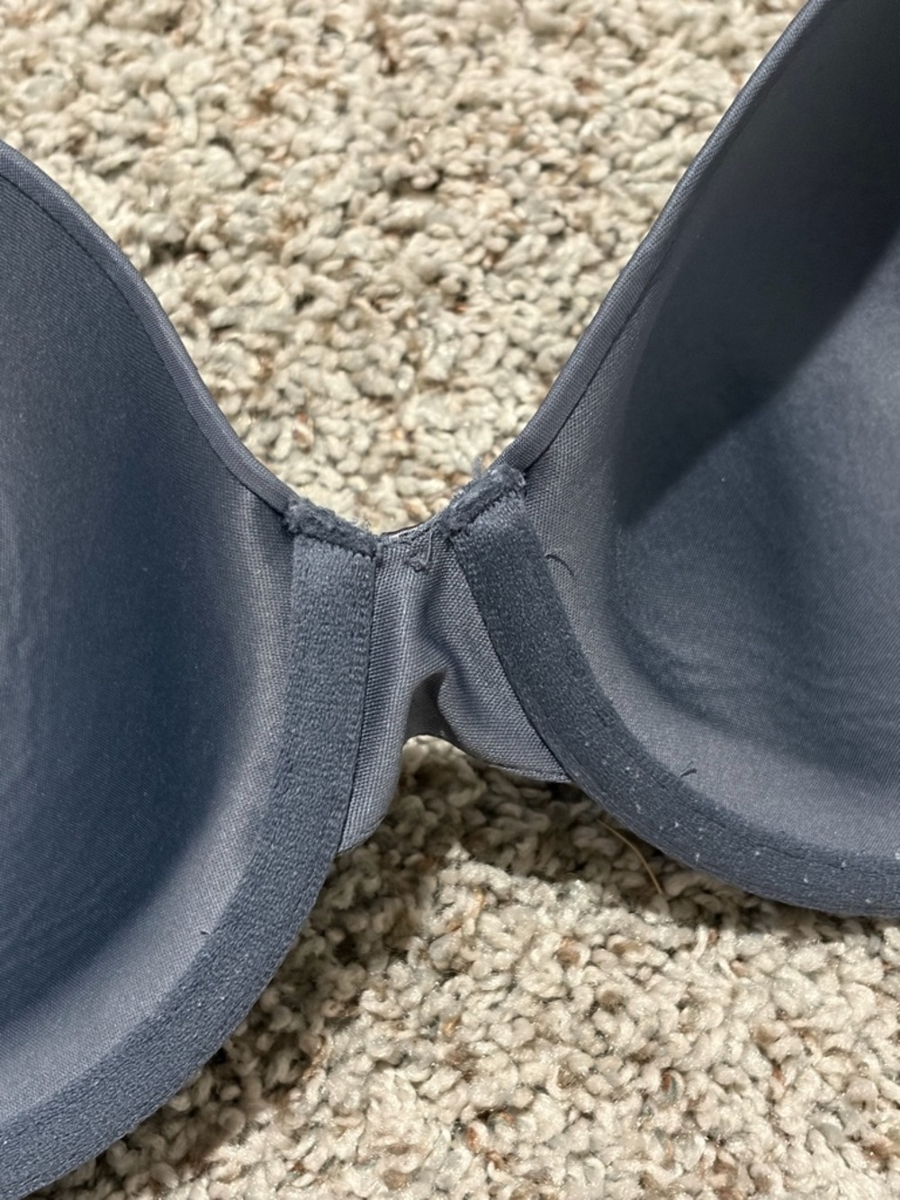 Vanity Fair Smooth Molded Bra in Charcoal - Picture 3 of 6